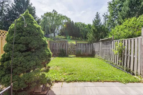 Exterior - 2433 Dunmore Ct, Frederick, MD 21702 photo 2 of 5