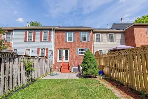 Exterior - 2433 Dunmore Ct, Frederick, MD 21702 photo 4 of 5