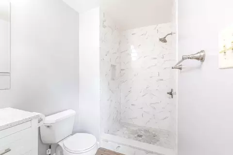 Bath - 2433 Dunmore Ct, Frederick, MD 21702 photo 1 of 4