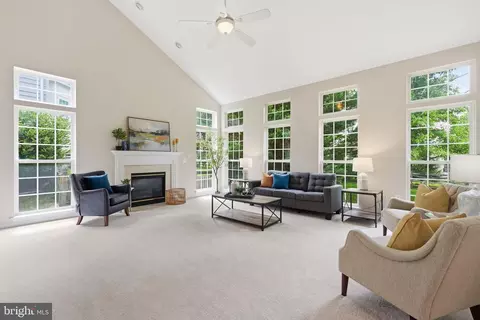 Living - 9052 Major Smith Ln, Frederick, MD 21704 photo 3 of 5