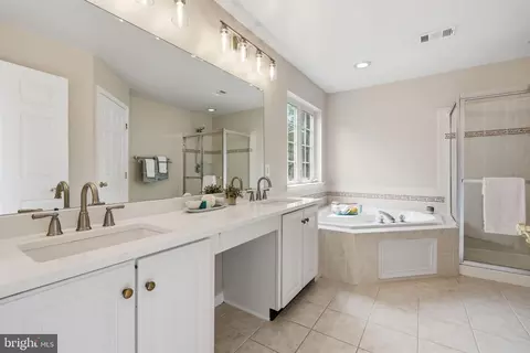 Bath - 9052 Major Smith Ln, Frederick, MD 21704 photo 2 of 5