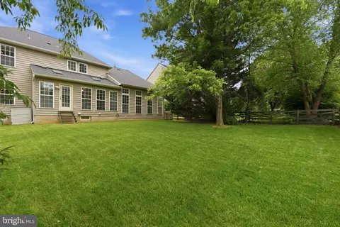 Exterior - 9052 Major Smith Ln, Frederick, MD 21704 photo 3 of 4
