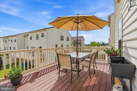 Exterior - 5923 Leben Dr, Frederick, MD 21703 photo 3 of 7