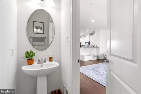 Entry Way - 5923 Leben Dr, Frederick, MD 21703 photo 4 of 8
