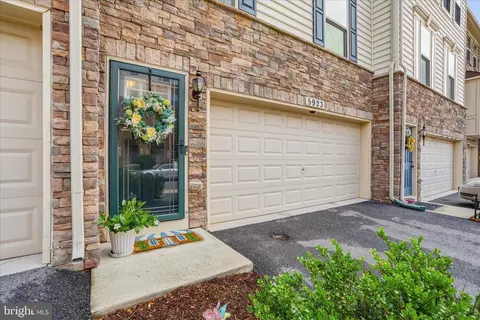 Exterior - 5923 Leben Dr, Frederick, MD 21703 photo 2 of 7