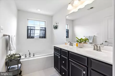 Bath - 5923 Leben Dr, Frederick, MD 21703 photo 1 of 5