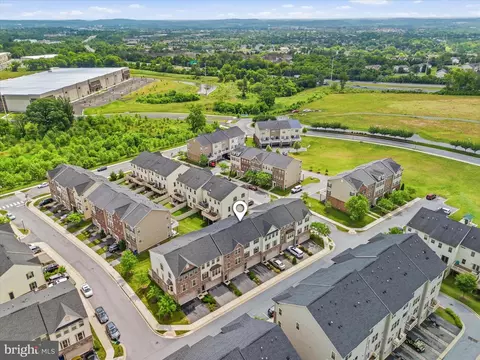 View/Area - 5923 Leben Dr, Frederick, MD 21703 photo 4 of 5