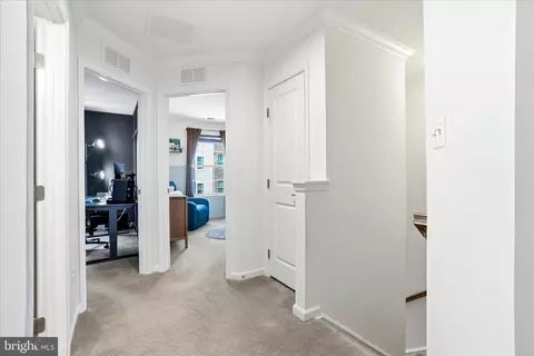 Entry Way - 5923 Leben Dr, Frederick, MD 21703 photo 6 of 8