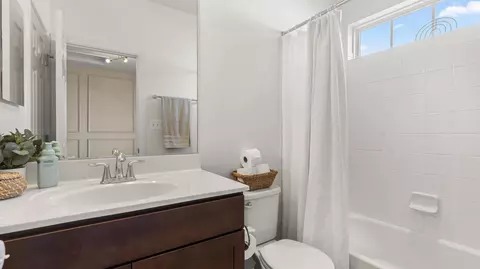 Bath - 5967 Whelan Ln, Frederick, MD 21703 photo 4 of 5