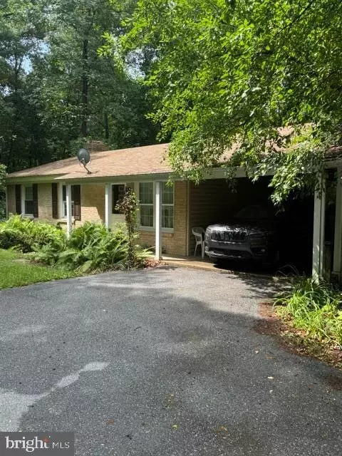 9810 Woodsboro Rd, Frederick, MD 21701
