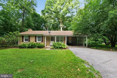 9810 Woodsboro Rd, Frederick, MD 21701