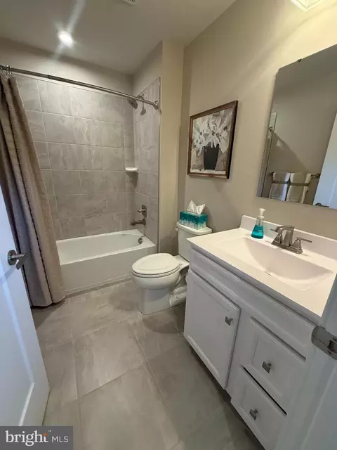 Bath - 2506 Crown Point Cir, Frederick, MD 21702 photo 3 of 3
