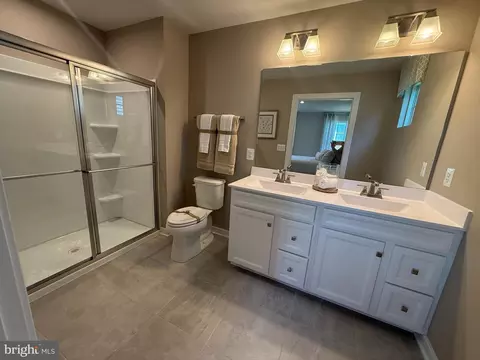 Bath - 2506 Crown Point Cir, Frederick, MD 21702 photo 2 of 3