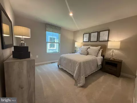 Bedroom - 2506 Crown Point Cir, Frederick, MD 21702 photo 2 of 4