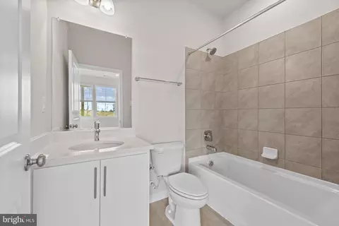 379 Ensemble Way, Frederick, MD 21701 photo 8