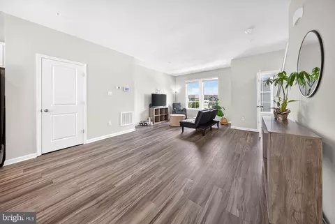 Entry Way - 1204 Daphne Way, Frederick, MD 21702 photo 4 of 17