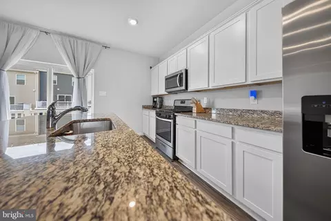 Entry Way - 1204 Daphne Way, Frederick, MD 21702 photo 6 of 17