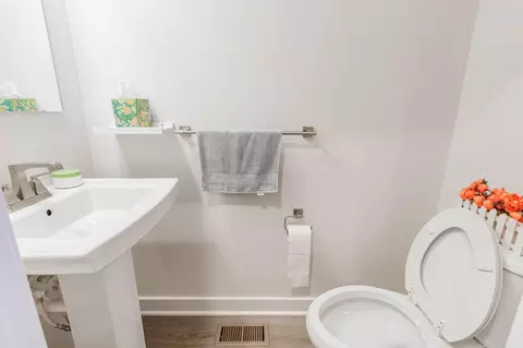 Bath - 360 Shortleaf Cir, Frederick, MD 21702 photo 5 of 5