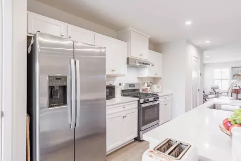 Kitchen - 360 Shortleaf Cir, Frederick, MD 21702 photo 2 of 3