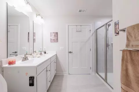 Bath - 360 Shortleaf Cir, Frederick, MD 21702 photo 3 of 5