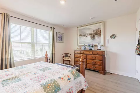 Bedroom - 360 Shortleaf Cir, Frederick, MD 21702 photo 2 of 7