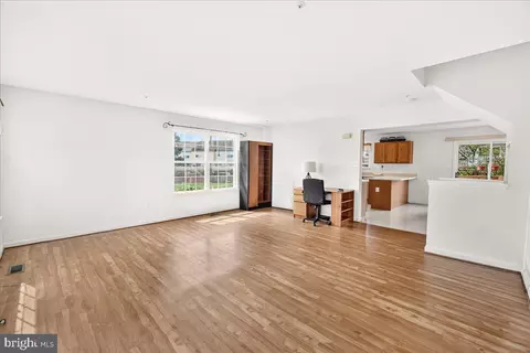 Living - 6511 Mallery Ct, Frederick, MD 21703 photo 2 of 6