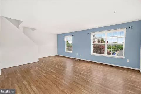 Living - 6511 Mallery Ct, Frederick, MD 21703 photo 4 of 6