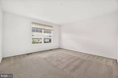 Living - 6511 Mallery Ct, Frederick, MD 21703 photo 5 of 6