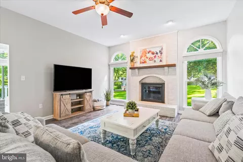 Living - 9009 Shadybrook Dr, Frederick, MD 21701 photo 2 of 2