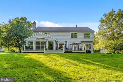 Exterior - 9009 Shadybrook Dr, Frederick, MD 21701 photo 6 of 7