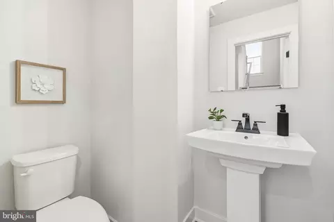 Entry Way - 205 Baughmans Ln, Frederick, MD 21702 photo 15 of 25