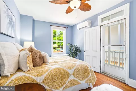 Bedroom - 29 E 3rd St, Frederick, MD 21701 photo 4 of 7