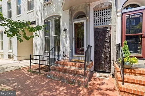 Exterior - 29 E 3rd St, Frederick, MD 21701 photo 2 of 9