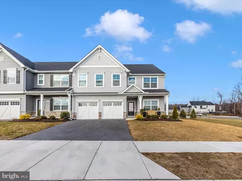 Exterior - 2813 Hillfield Dr, Frederick, MD 21702 photo 4 of 15