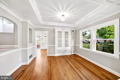 Living - 826 Trail Ave, Frederick, MD 21701 photo 5 of 6
