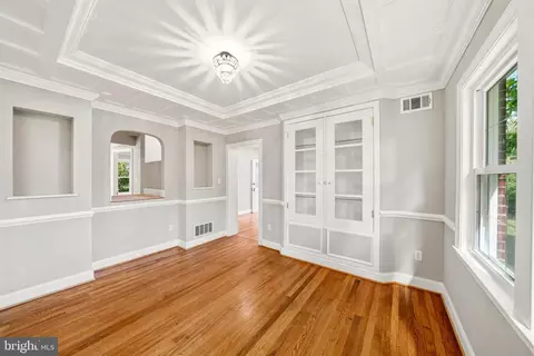 Living - 826 Trail Ave, Frederick, MD 21701 photo 6 of 6