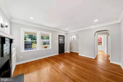 Living - 826 Trail Ave, Frederick, MD 21701 photo 1 of 6
