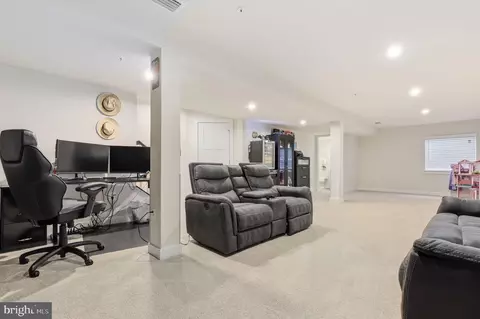 Entry Way - 1509 Trotter Pl, Frederick, MD 21702 photo 14 of 15
