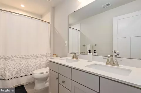 Bath - 1509 Trotter Pl, Frederick, MD 21702 photo 2 of 2
