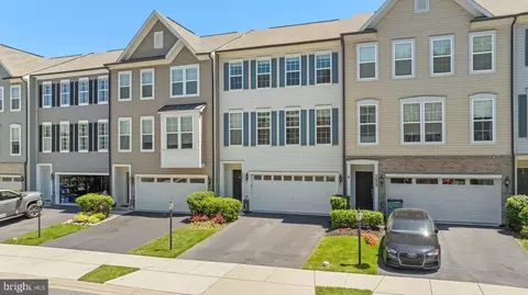 Exterior - 5641 Scott Ridge Pl, Frederick, MD 21704 photo 4 of 16