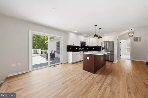 Entry Way - 169 Midsummer Dr, Frederick, MD 21702 photo 5 of 7