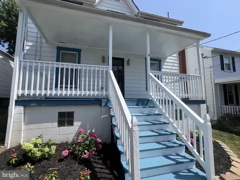 Exterior - 9 E D St E, Brunswick, MD 21716 photo 10 of 13