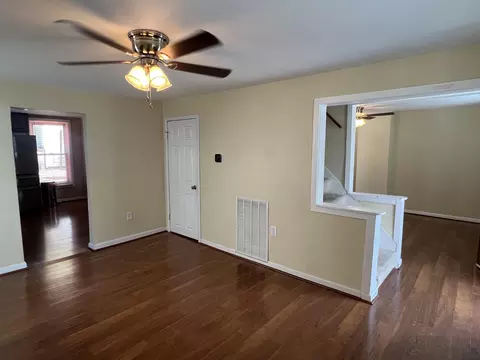 Living - 9 E D St E, Brunswick, MD 21716 photo 4 of 4