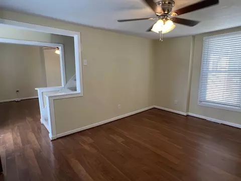 Living - 9 E D St E, Brunswick, MD 21716 photo 3 of 4