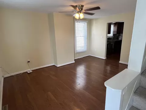 Living - 9 E D St E, Brunswick, MD 21716 photo 1 of 4