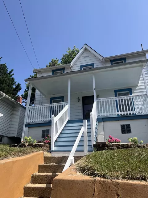 Exterior - 9 E D St E, Brunswick, MD 21716 photo 6 of 13