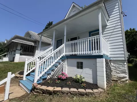 Exterior - 9 E D St E, Brunswick, MD 21716 photo 11 of 13