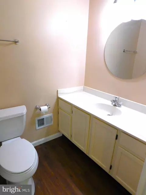 Bath - 6979 Arbor Dr, Frederick, MD 21703 photo 1 of 3