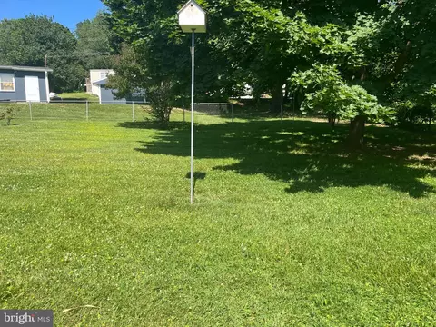 Exterior - 905 Oak St, Frederick, MD 21703 photo 2 of 4