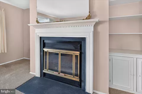 Living - 7047 Catalpa Rd, Frederick, MD 21703 photo 3 of 5